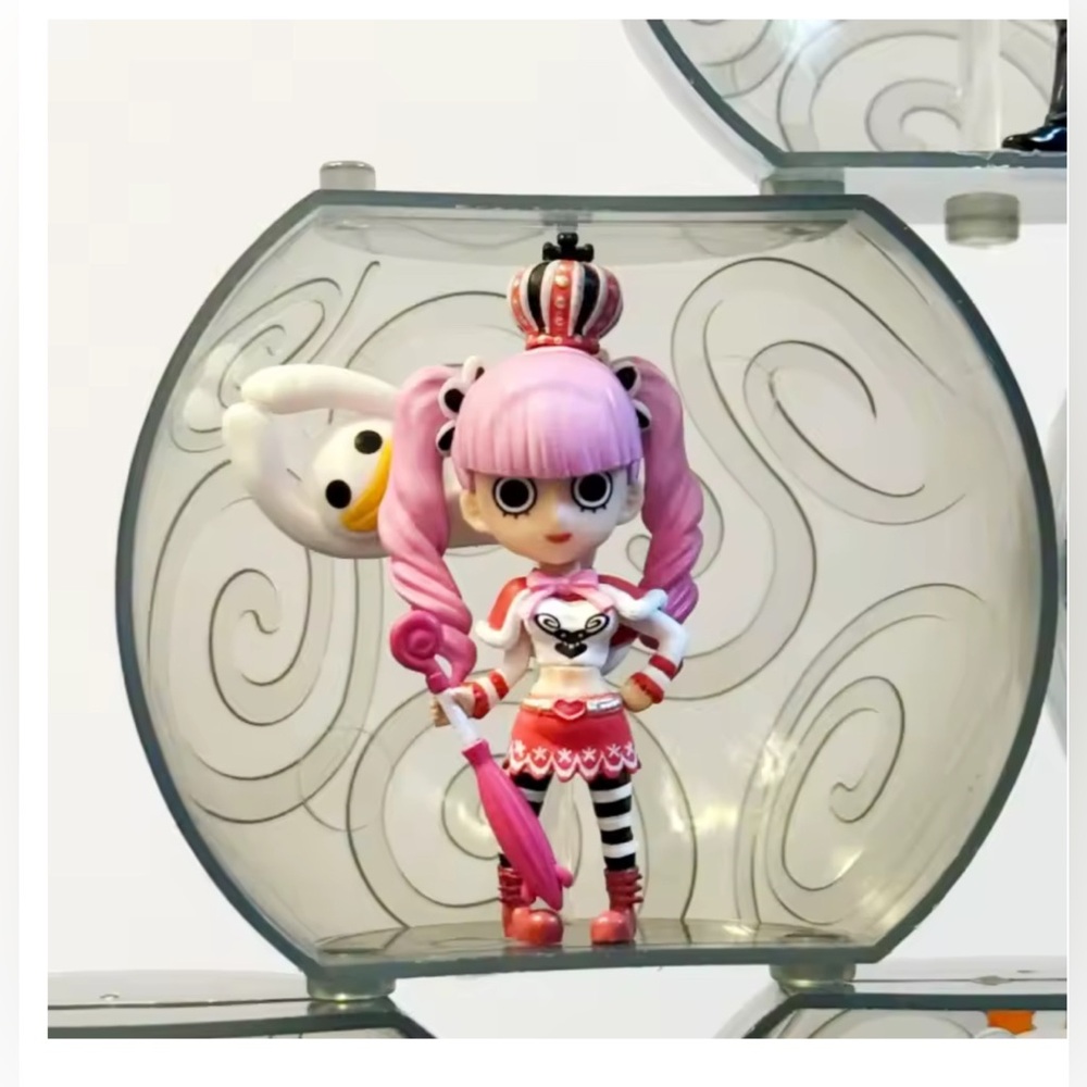 Perona + a Hollow Figure in a Devil’s Fruit One Piece